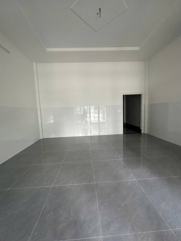 Nhà Mặt Tiền Tân Phong, Biên Hòa 180m² - Kinh doanh sầm uất, vào ở ngay!