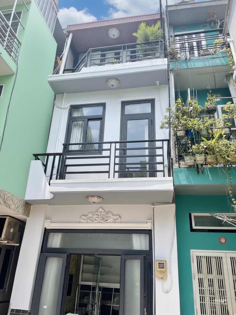 Nhà 3 Tầng Nguyễn Kiệm Gò Vấp SHR 3.99 Tỷ, Tặng Nội Thất