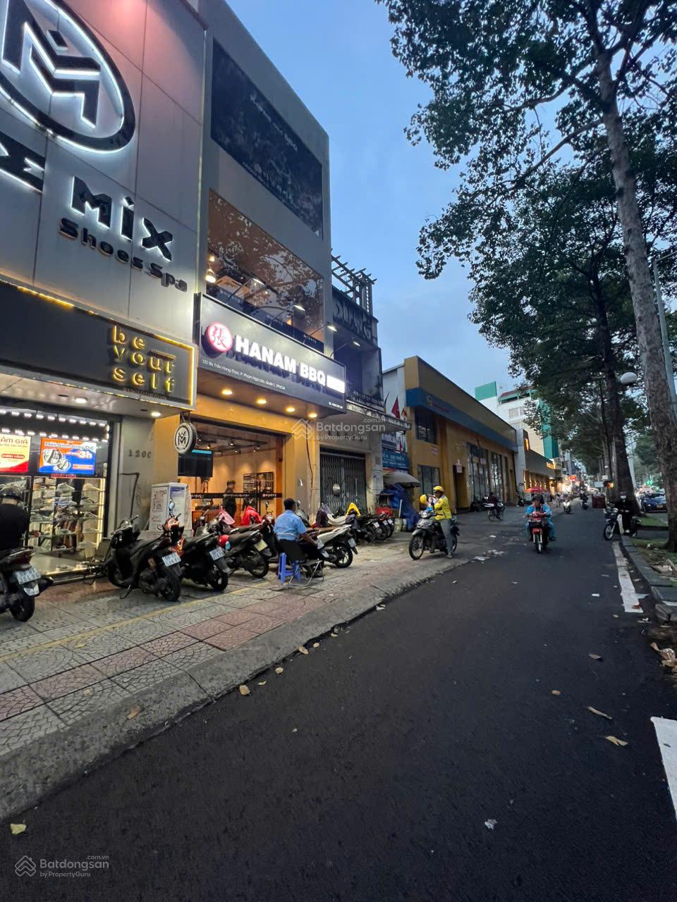 Nhà phố Trần Hưng Đạo Q.1 100m² - Đầu tư sinh lời 120tr/tháng!