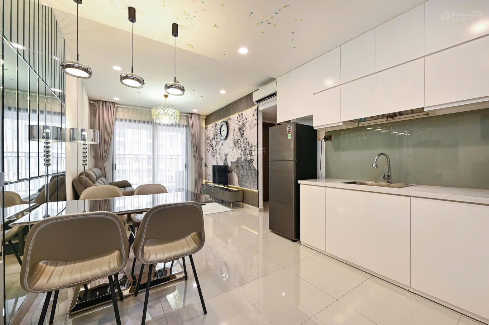 Căn hộ Saigon Royal Q4 65m² - 2PN Nội thất đủ - Giá 21 Triệu/Tháng