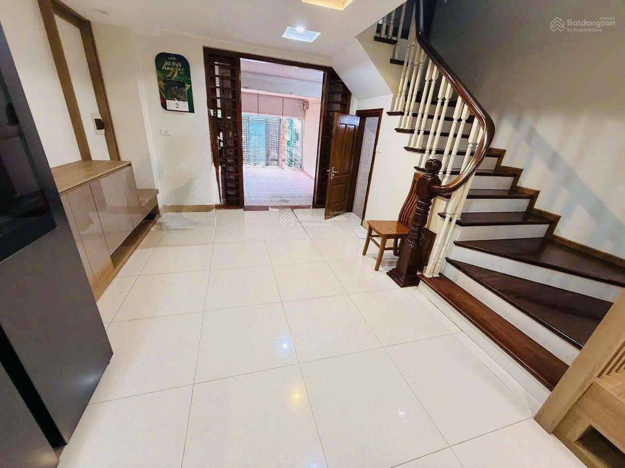 Nhà 100m² Lạc Long Quân, Tây Hồ - Ô Tô Vào Nhà, Full Nội Thất, Giá 26 Triệu