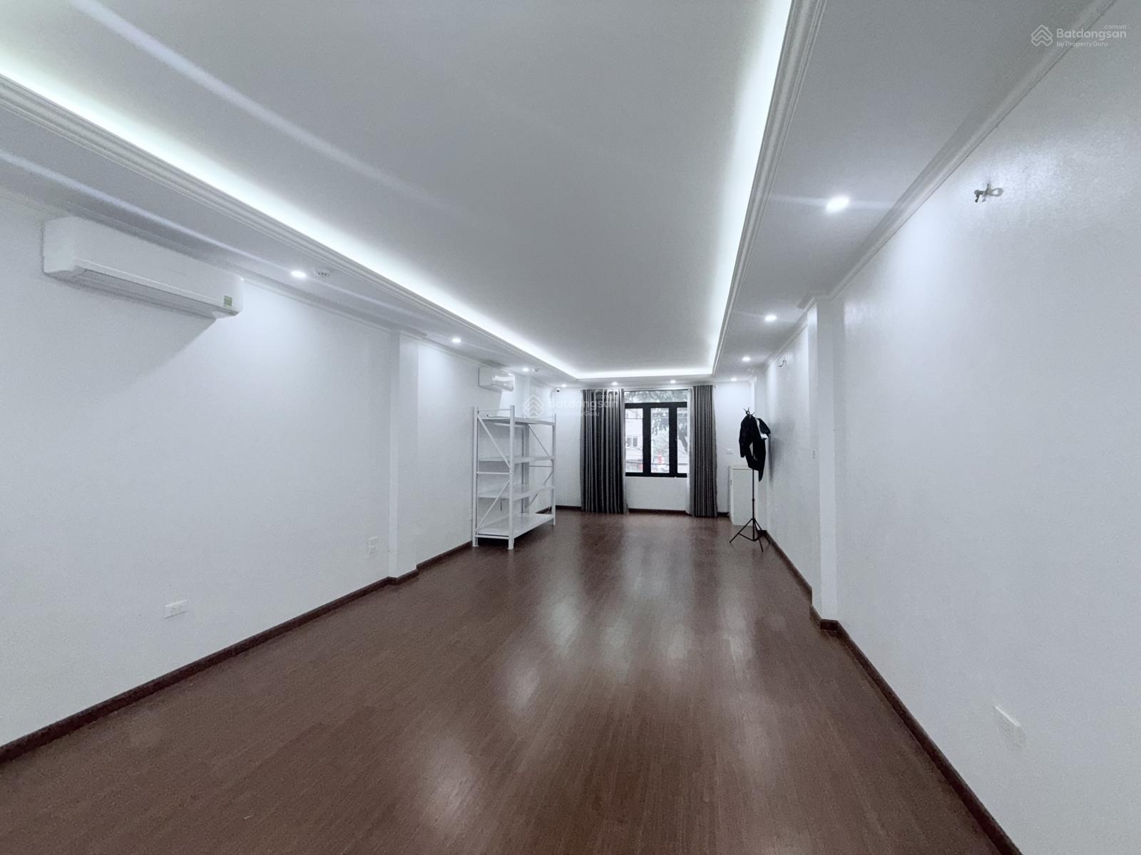 Nhà phố Trần Quốc Hoàn, Cầu Giấy 65m² - Mặt tiền kinh doanh đắc địa!