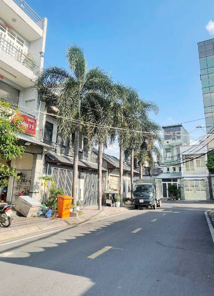 Nhà Góc 2 Mặt Tiền Kinh Doanh Tên Lửa, Bình Tân - 28m² - 3 Tỷ