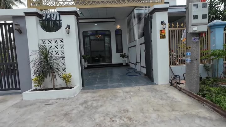 Nhà riêng Hòa Thành 120m² giá 1.35 tỷ - Full nội thất, vào ở ngay!