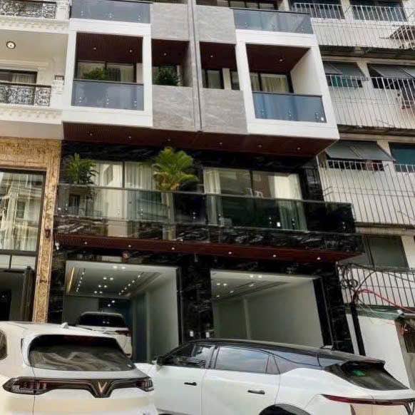 Nhà riêng Long Biên 62m² - Ô tô vào tận nhà, 7 tầng thang máy!