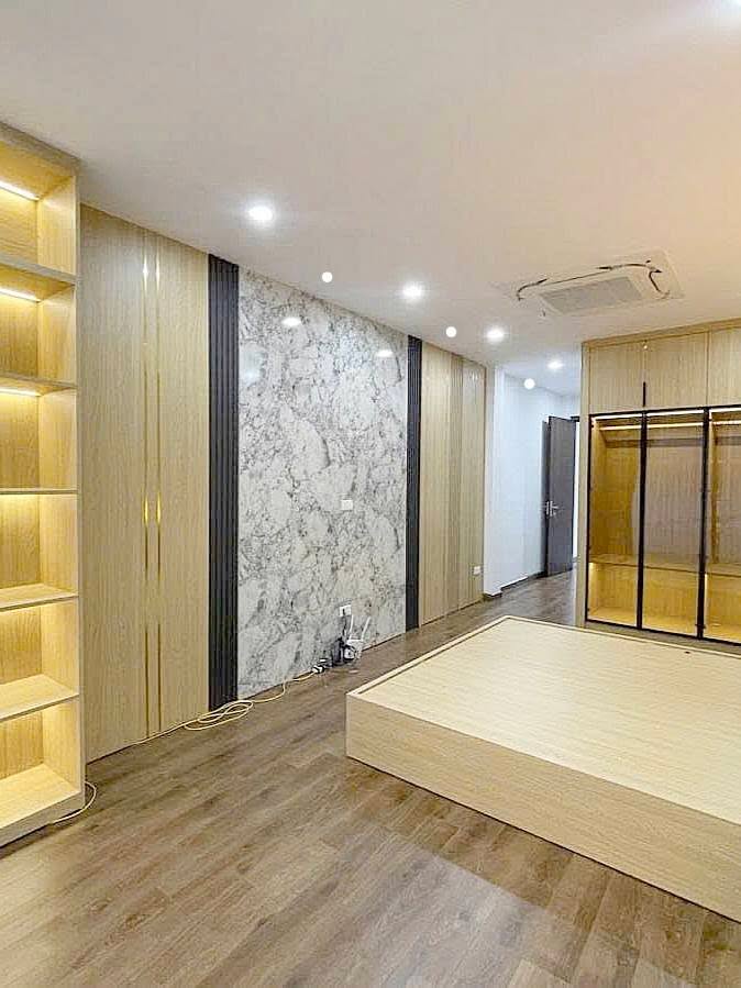 Nhà Mặt Phố Hoàng Như Tiếp, Long Biên 38m² - Mặt tiền kinh doanh đắc địa!