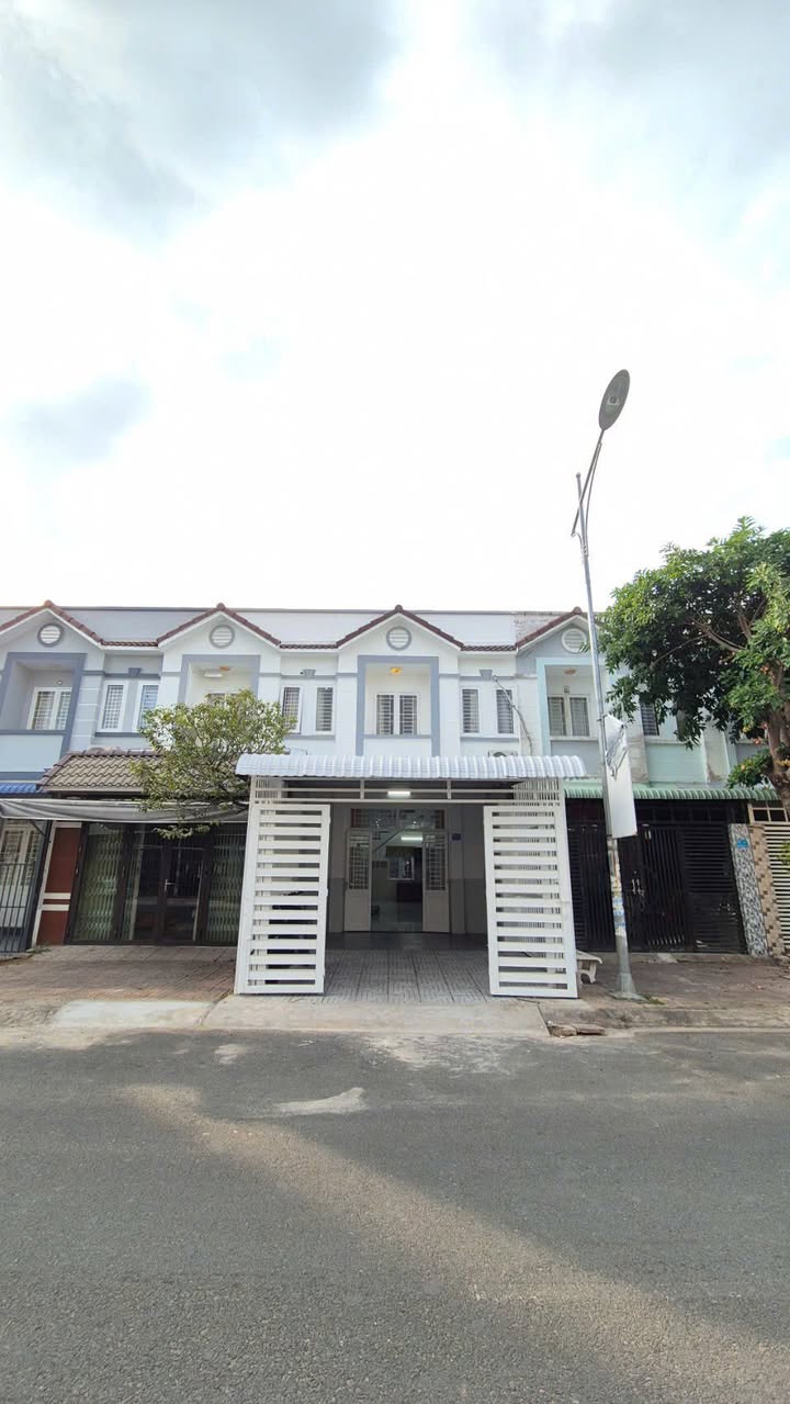 Nhà Mặt Tiền Kinh Doanh KDC Hoàng Quân, Cái Răng - 70m² Sẵn Sàng Đón Tết