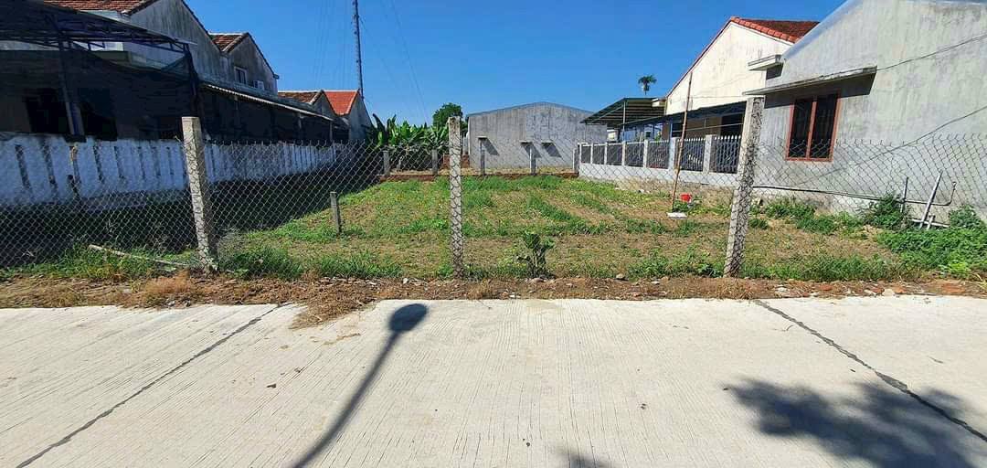 Đất nền TP. Quảng Ngãi 111m² giá 800 triệu - Sổ đỏ chính chủ!
