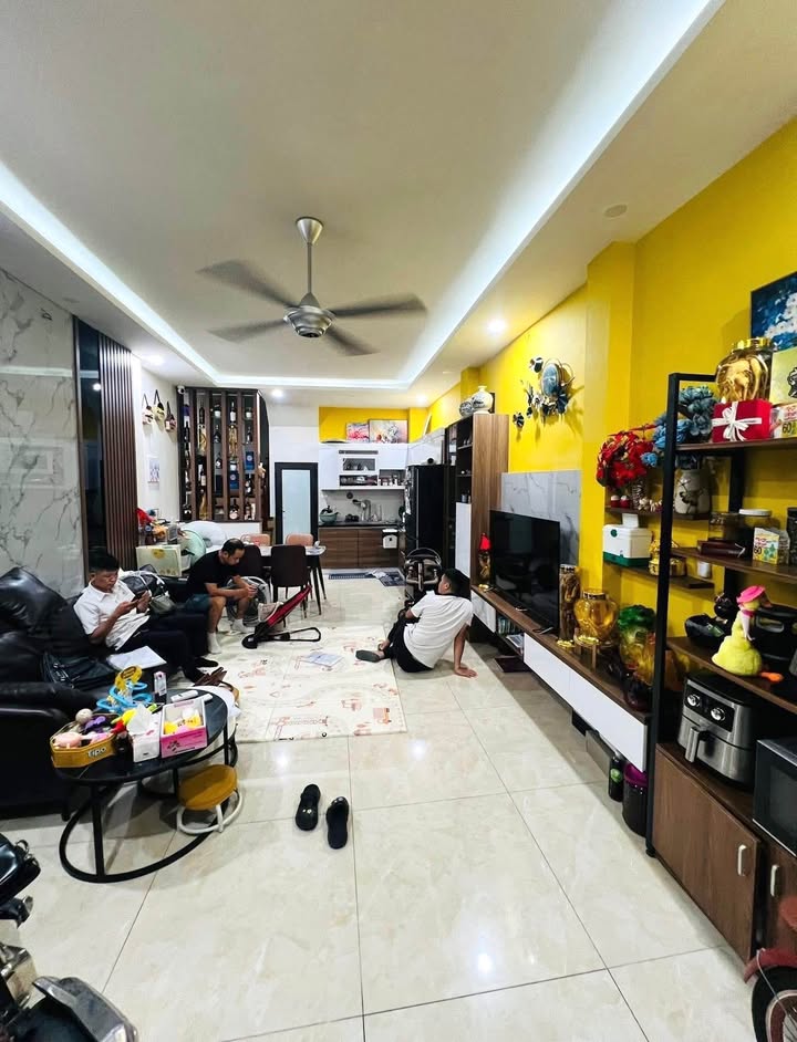 Nhà 5 tầng Minh Khai 42m² - Sẵn Sàng Đón Tết, Full Nội Thất