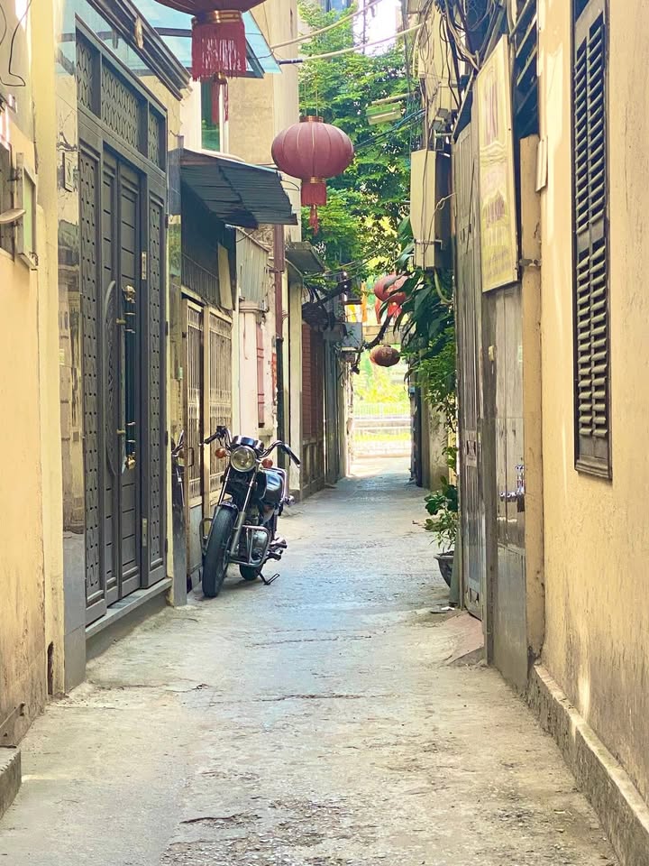 Nhà 48m² Nguyễn Khang, Cầu Giấy - Ngõ Sạch Sẽ, Oto Đỗ Cửa