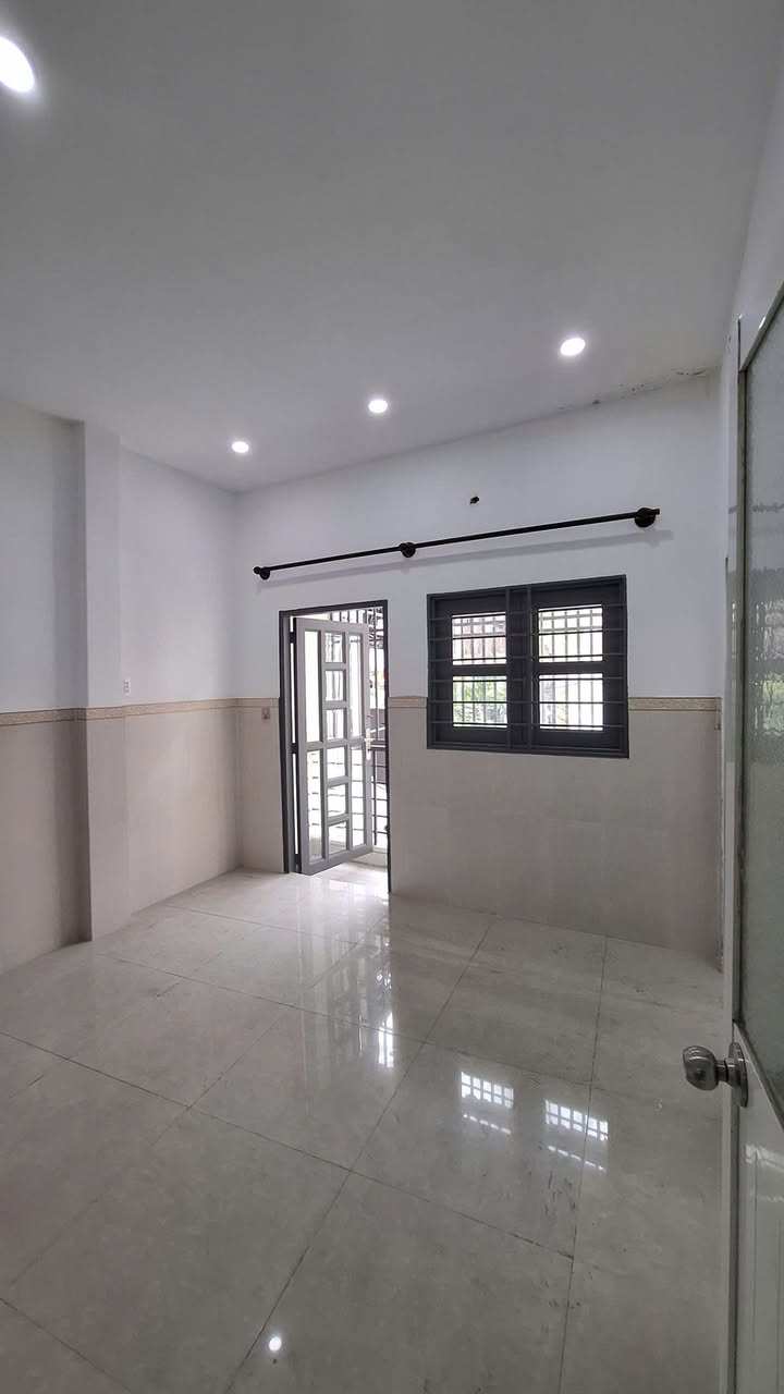 Nhà 30m² 4 Tỷ Tân Bình - Hẻm 6m Sát CC Bàu Cát B, P10