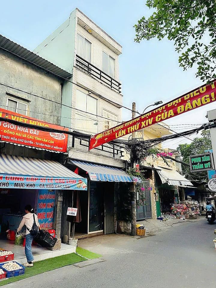 Nhà Phố Hiệp Bình Chánh 18m² giá 3 tỷ - Mặt tiền kinh doanh đắc địa!