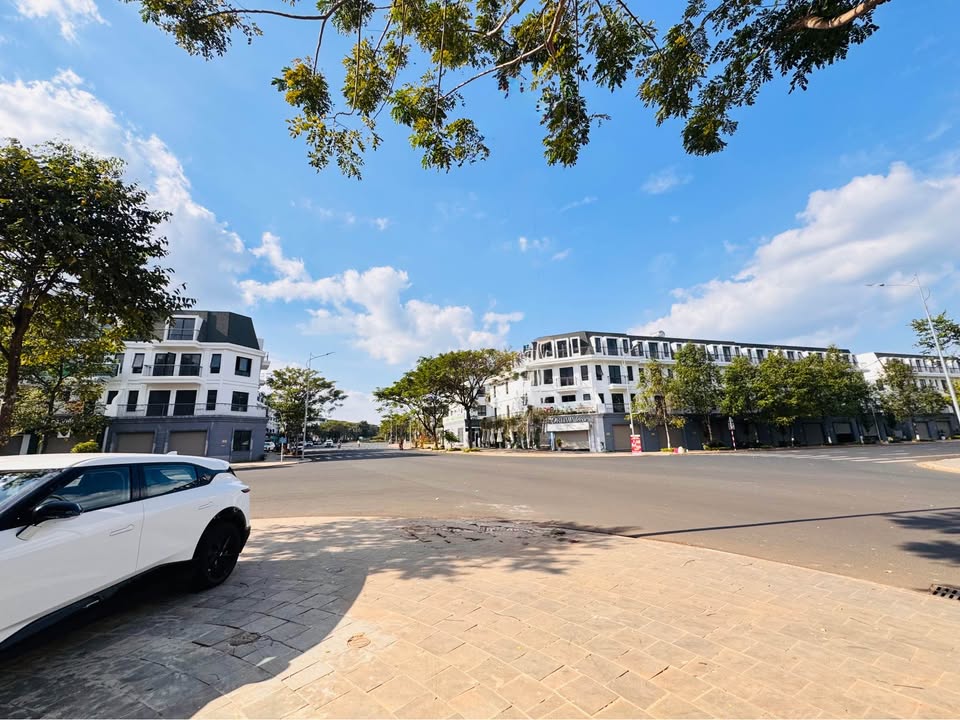 Shophouse Góc 2MT Tôn Đức Thắng, Buôn Ma Thuột - 198m², 22.5 Tỷ