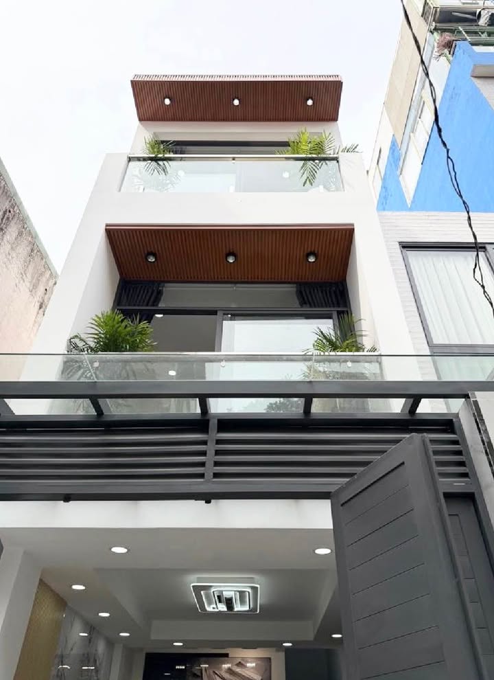 Nhà 40m² 3 tầng BTCT HXH Hàng Xanh, Bình Thạnh - Giá 7 tỷ