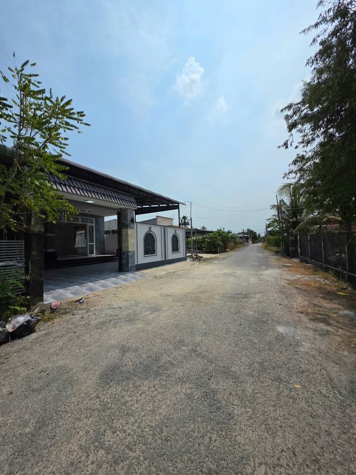 Nhà riêng Bàu Năng 315m² - Sẵn sàng ở ngay, sổ hồng sẵn!