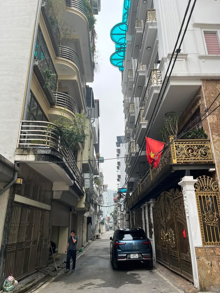 Nhà Nguyễn Sơn, Long Biên 210m² - Sẵn sàng ở ngay!