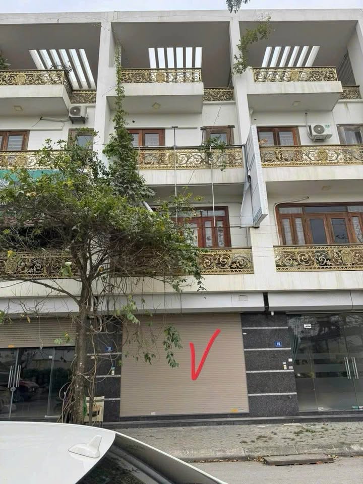 Shophouse Kinh Doanh 4 Tầng Mặt Tiền Bến Xe Mỹ Hào - 15 Triệu/Tháng