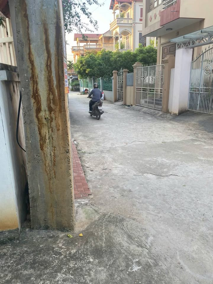 Nhà 3 Tầng Phụng Công Văn Giang 160.9m² - Sẵn sàng ở ngay!