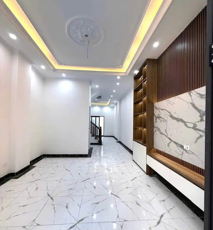 Nhà riêng Liên Mạc 35m² - Ô tô tránh, kinh doanh, sổ hồng sẵn!