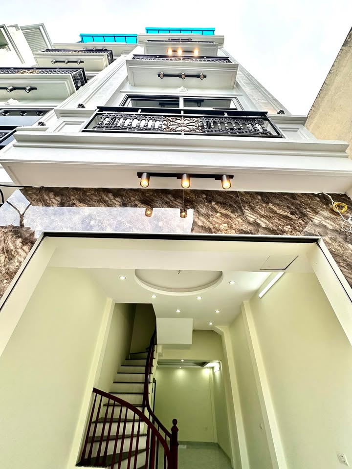 Nhà Đẹp Tây Mỗ 35m² 5 Tầng - 7 Tỷ, Sổ Vuông Vắn, Ô Tô Gần Nhà