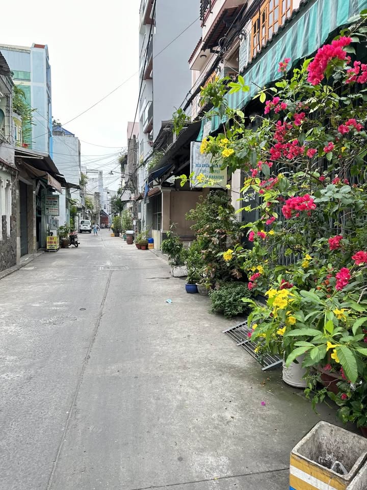 Nhà phố Phú Trung, Tân Phú 83m² – Ô tô vào tận nhà, sổ hồng sẵn!