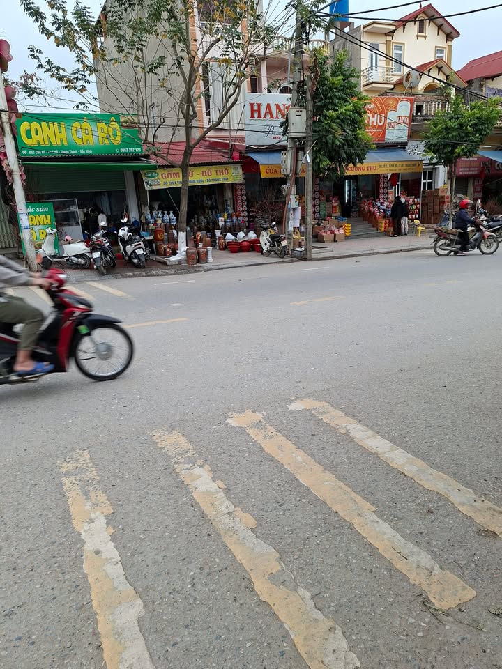 Nhà Phố Phố Hồ 66m² - Vị trí đắc địa, kinh doanh sầm uất!