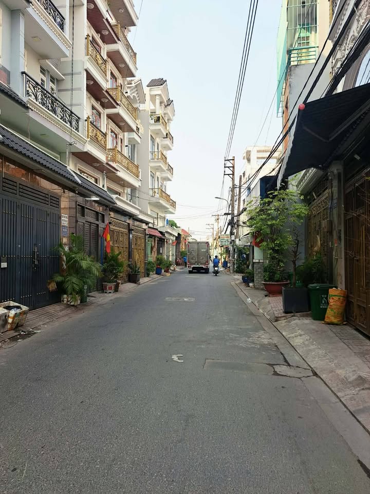 Nhà 5 Tầng HXH 56m² Gần Aeon Mall Bình Tân - Sổ Hồng Riêng - Giá 6.8 Tỷ