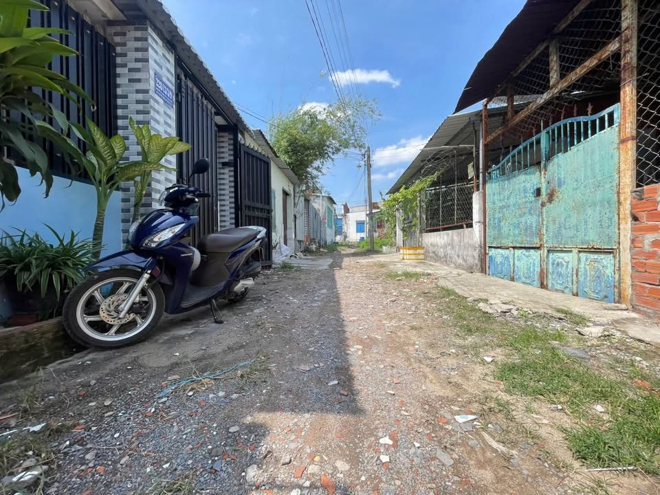 Bán Nhà Củ Chi 135.5m² - 1.75 Tỷ - Sổ Hồng Thổ Cư