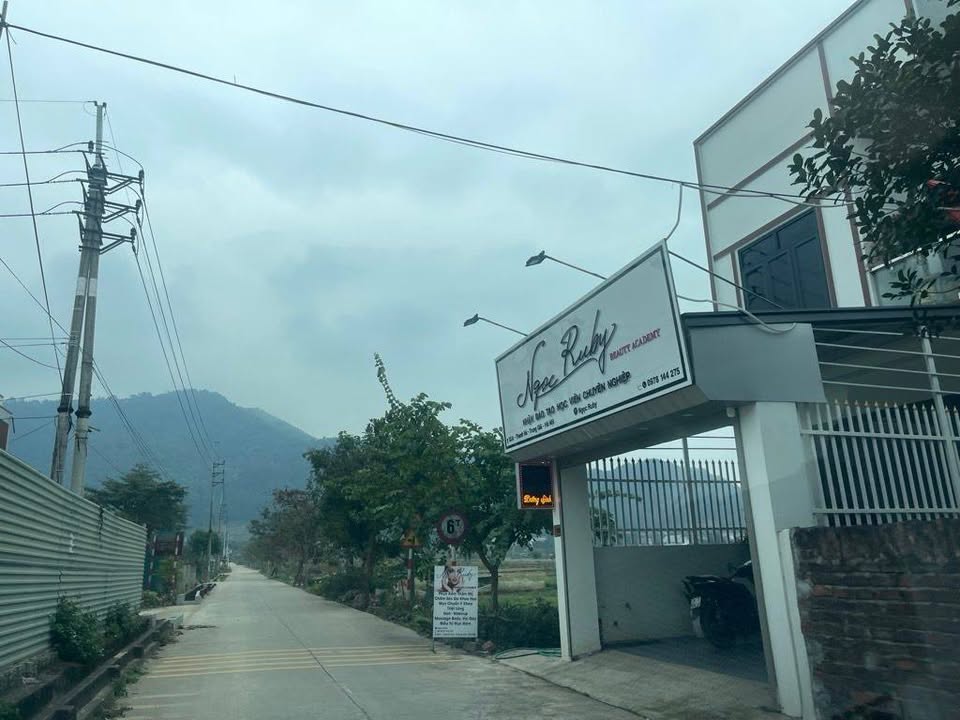 Đất Vàng Sóc Sơn 102m² - Mặt Tiền 8.6m - Ô Tô Tận Đất - Giá Hơn 2 Tỷ