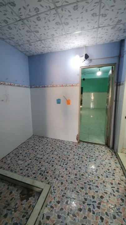 Cho thuê nhà nguyên căn Đức Hòa, Long An - 2PN, sân xe hơi, giá 6 triệu