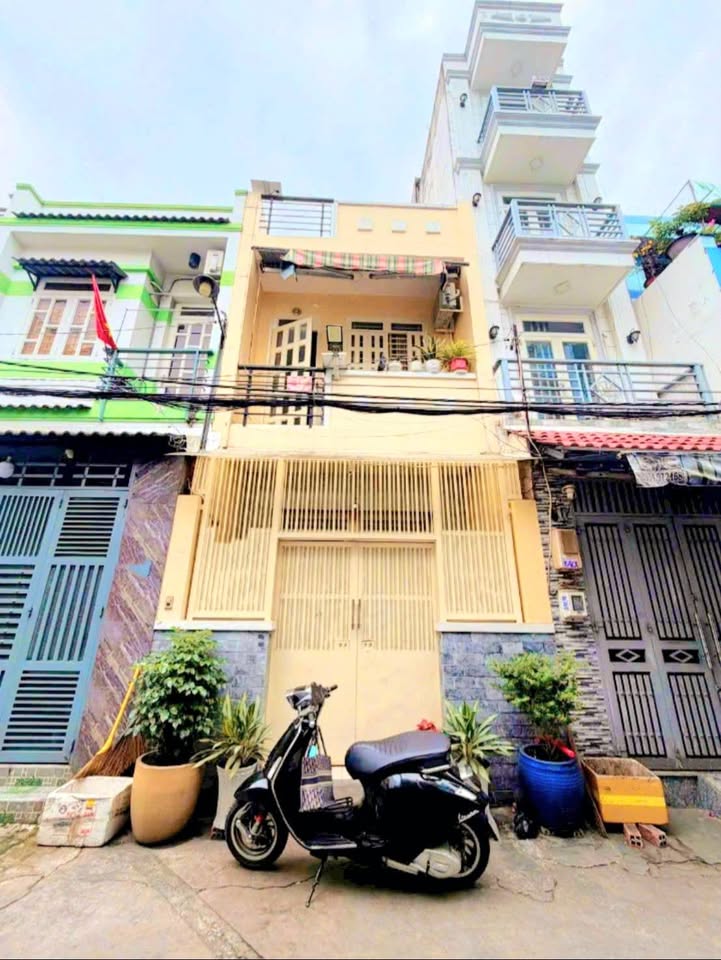 Nhà Đẹp Bình Tân 50m² - 2 Tầng, Giá 4 Tỷ, Gần Lê Văn Quới