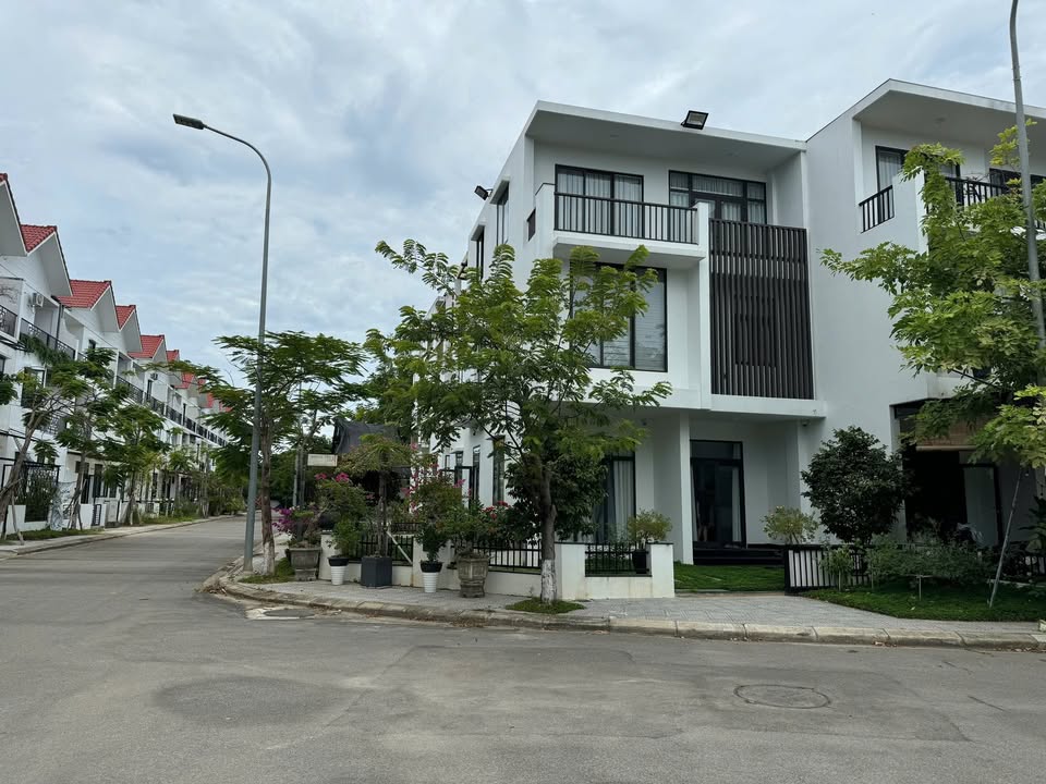 Nhà Nguyên Căn Royal Park Huế 200m² - Full Nội Thất, Sẵn Sàng Ở Ngay