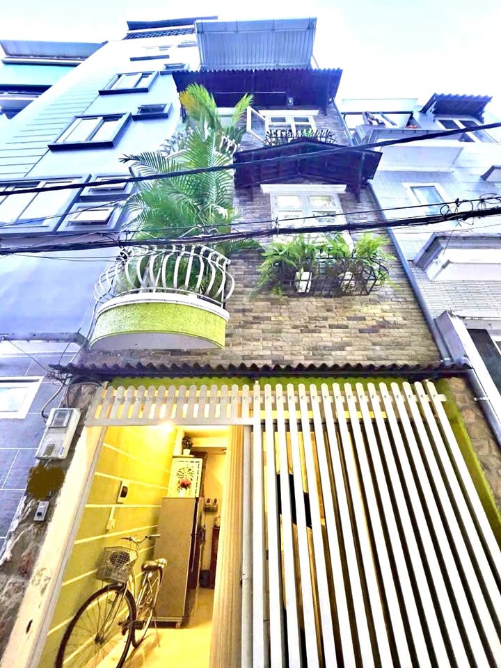 Nhà 3 Tầng Ngay Phố Phan Xích Long, Phú Nhuận - 19m², 2PN, Giá 5.75 Tỷ