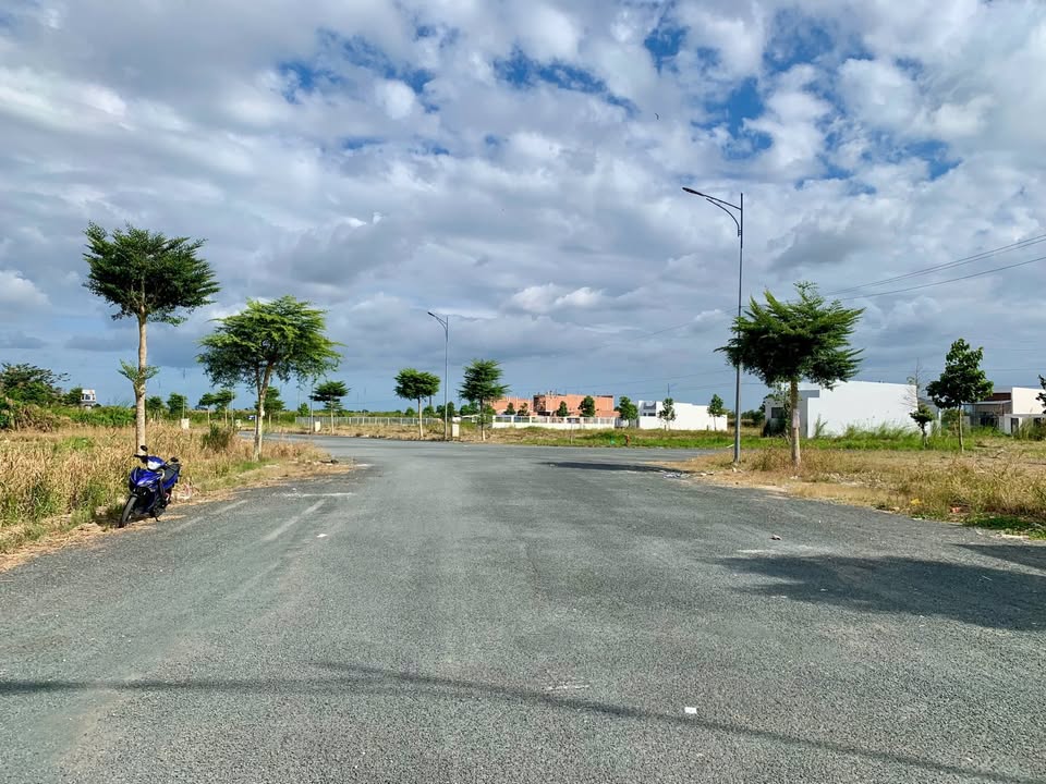 Bán Nền KDC Tân Xuyên, Cà Mau - 105m² Hướng Tây Nam, Giá 970 Triệu