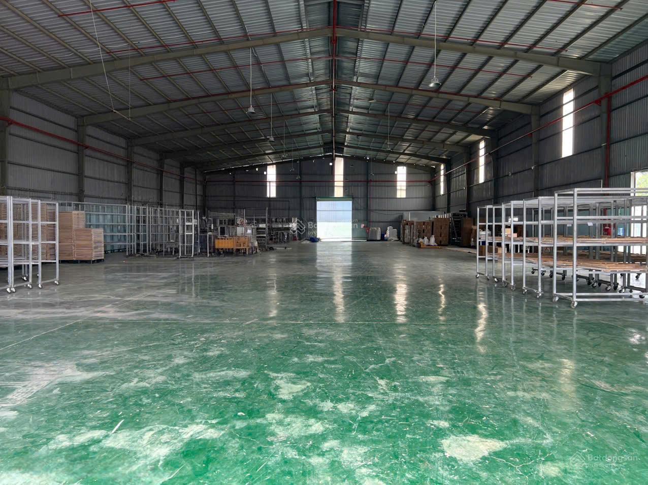Thuê nhà xưởng Tân Uyên 2.100m² - PCCC chuẩn, Container thoải mái