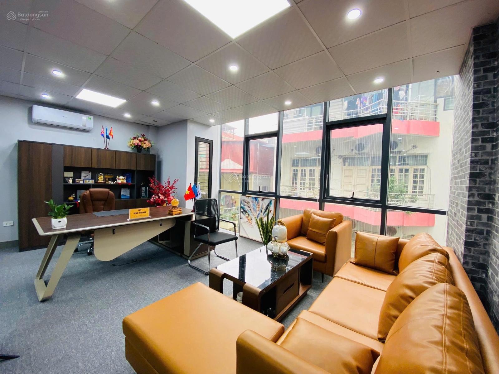 Văn phòng 100m² mặt phố Thái Hà - Sẵn sàng làm việc, giá 20 triệu/tháng