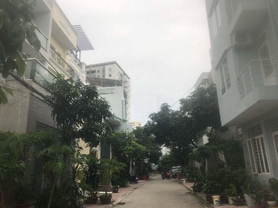 Cho thuê nhà mặt tiền Đường Số, Quận 7 - 100m², 6PN, Kinh doanh tốt