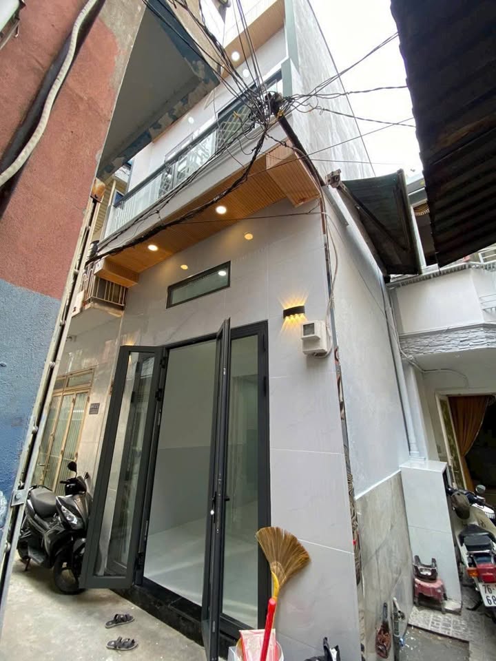 Nhà riêng Lạc Long Quân Tân Bình 21m² giá 4 tỷ - Giá tốt hiếm có!