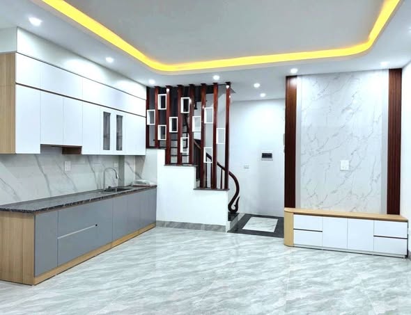 Nhà 5 Tầng Thang Máy Di Trạch, Hoài Đức 35m² - Sổ Đỏ Vuông Vắn, Giá 7 Tỷ