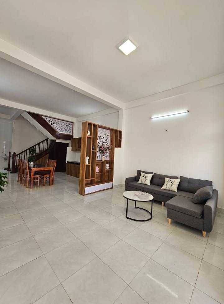 Nhà 2 Tầng Sát Biển Sơn Thủy 125m² - Giá Nhỉnh 9 Tỷ