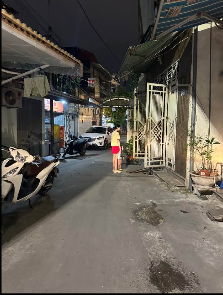 Bán Đất Nở Hậu 54m² Ngõ Thông Bạch Mai, Hai Bà Trưng - Giá 8.4 Tỷ