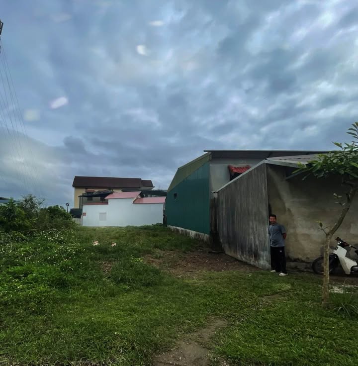 Đất mặt tiền Nguyễn Thái Bình 324m² - Vị trí đẹp, sổ hồng sẵn!