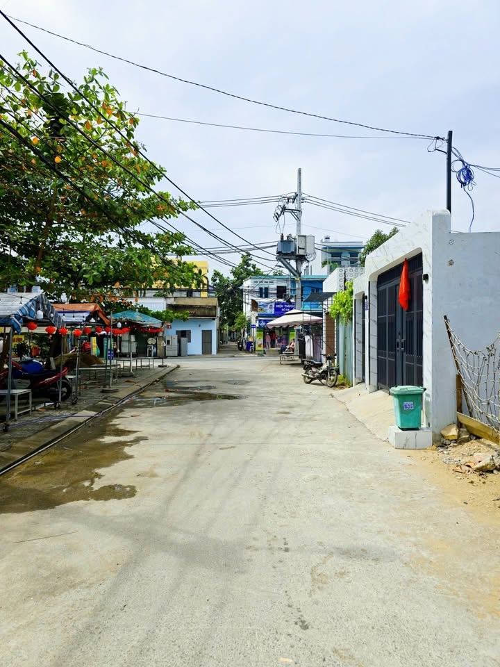 Nhà Phố 2 Mặt Tiền 96m² Thủ Đức - Sổ Hồng Riêng, 2 Tỷ - Sẵn Sàng Ở Ngay