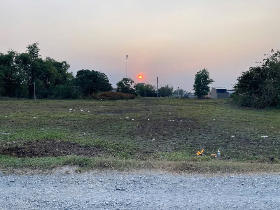 Đất nền Hòa Khánh Đông Đức Hòa 250m² 900 triệu - Sổ hồng sẵn!