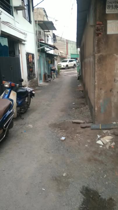 Nhà Góc Lã Xuân Oai, Thủ Đức - 3.75 Tỷ, 4PN, Sổ Hoàn Công