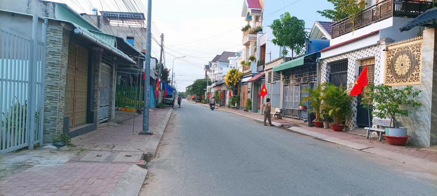 Bán Gấp Đất Mặt Tiền Kinh Doanh Hưng Định 23, Thuận An - 408m² Tặng Nhà & 2 Kiot