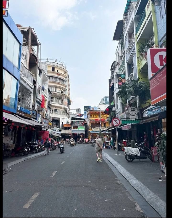 Nhà Riêng Quận 1 18m² - 4.6 Tỷ - Đầu Tư Sinh Lời Ngay!