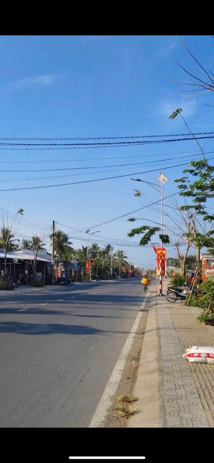 Bán Đất Nền 219m² Sổ Đỏ Gần TT Mỏ Cày Nam - Giá 2.4 Tỷ