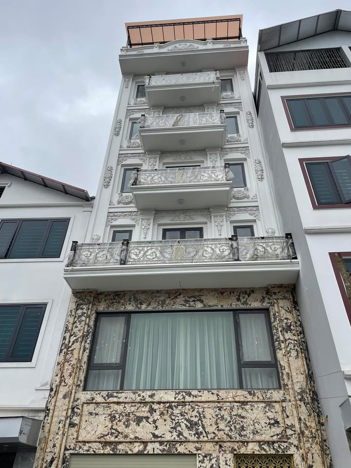 Nhà Phố Việt Hưng 54m² - Mặt tiền kinh doanh, vỉa hè rộng!