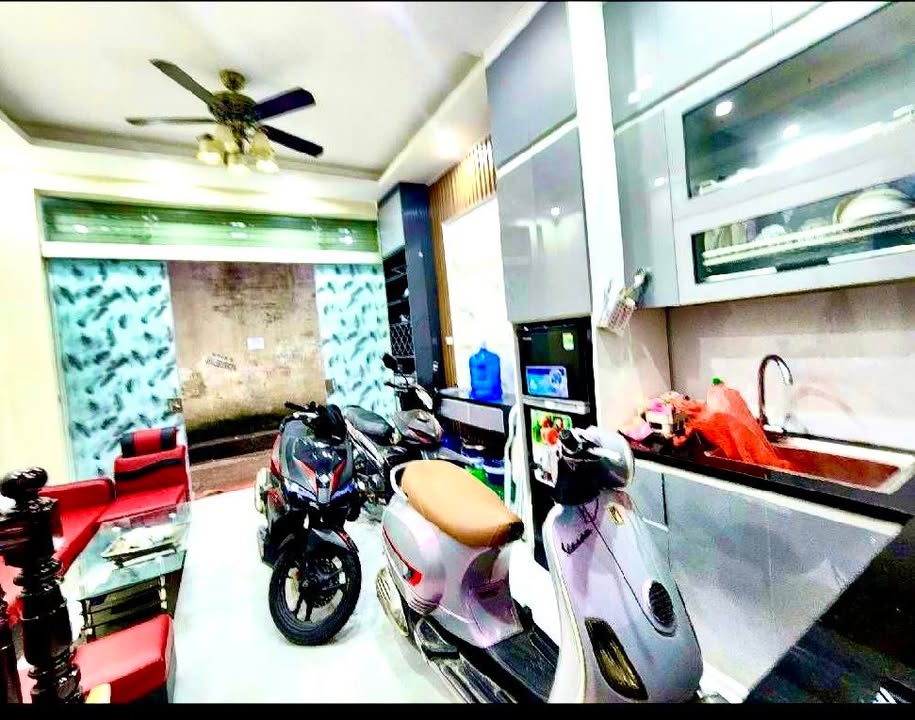 Nhà Nguyễn Đức Cảnh 24m² - 6.85 tỷ - Ngõ thông kinh doanh, ô tô đỗ!